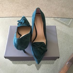 1 Pair of Shoes leather